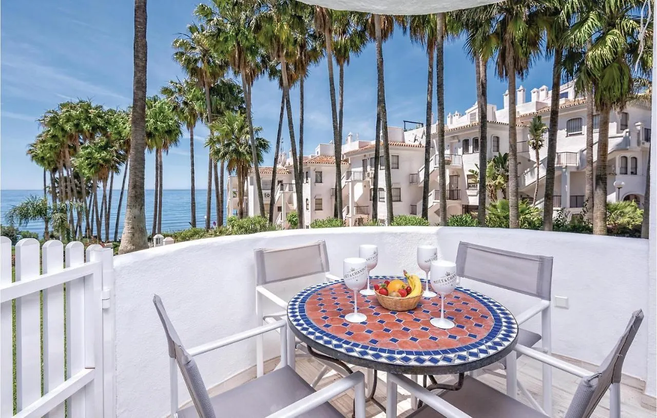 2 Bedroom Amazing Apartment In Calahonda Sitio de Calahonda 0*,